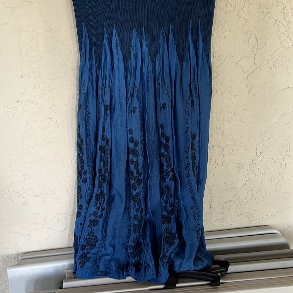 Lapis floral skirt